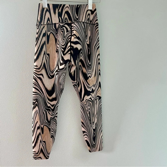 Good American Core Power 7/8 Athletic Leggings in Natural Swirl size small - Picture 11 of 11